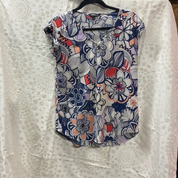 Express Tops - Express sleeveless Blouse